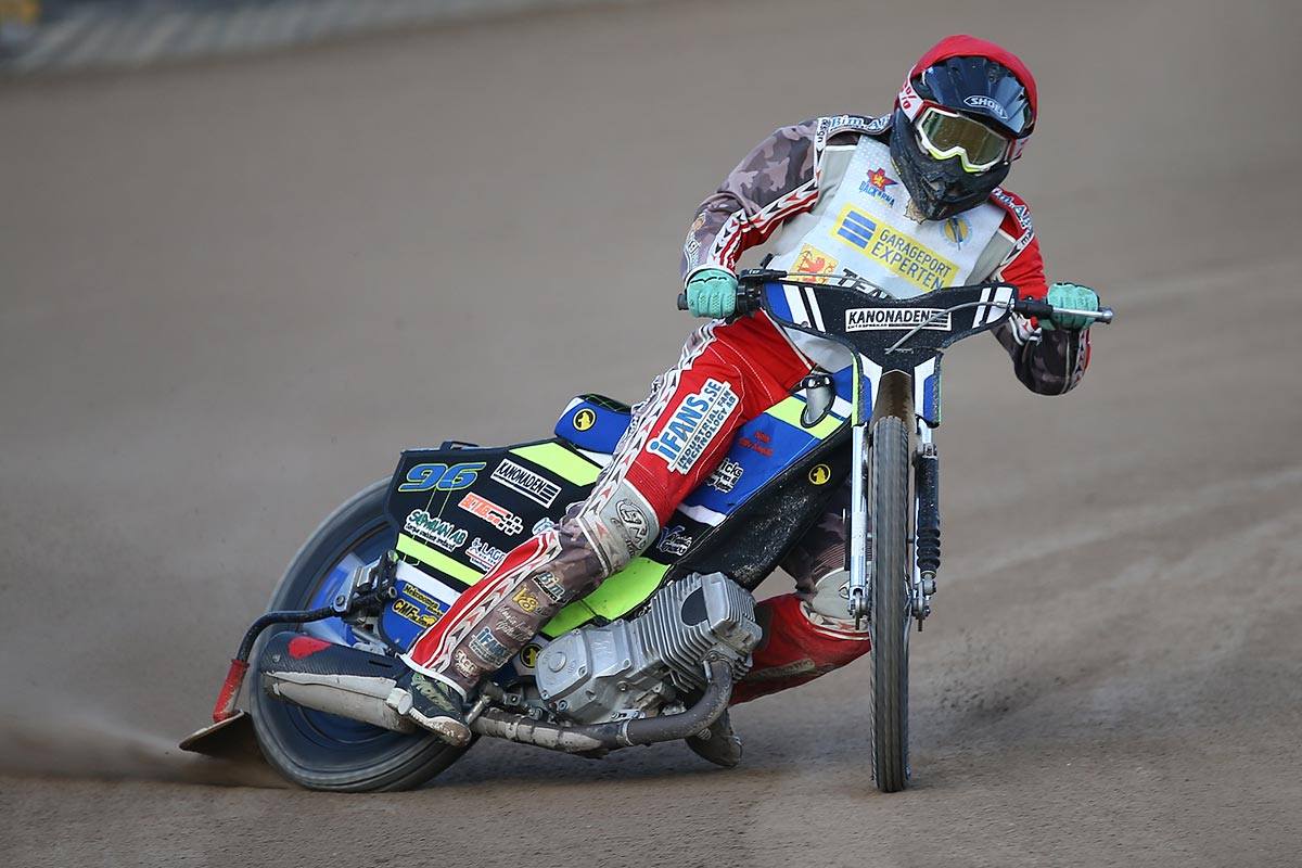 Ricky Kling action